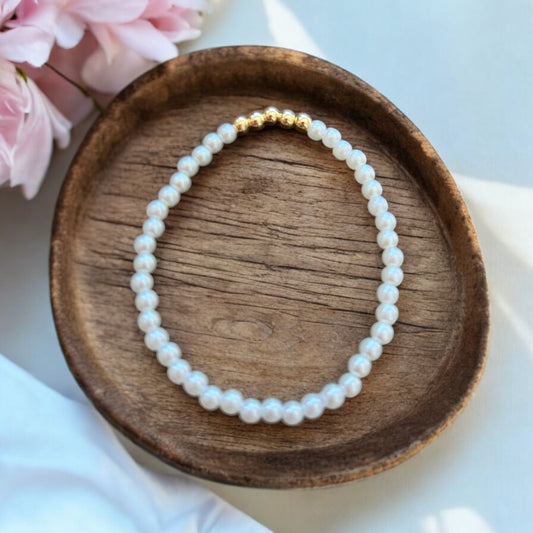 Pearl With Gold Detail Bead Bracelet
