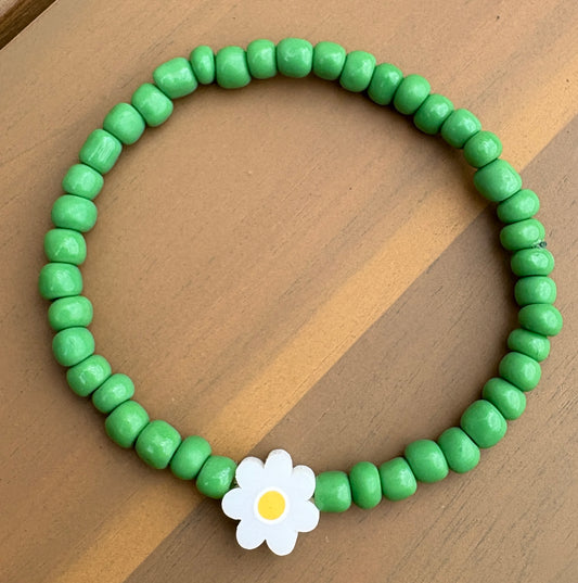 Daisy Pop Forest Green Beaded Bracelet